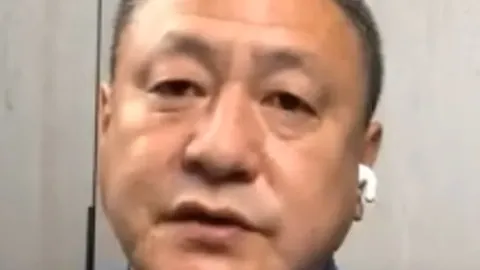 斯洛特揭秘：伊萨克与埃基蒂克联手新常态，大名单掌控权全在我手中！