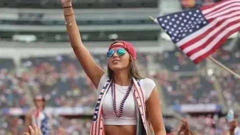 “根据联赛态势，伊万评估国青球员加入国足名单的可能性”